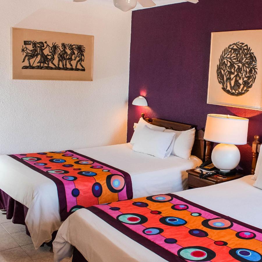 Le Plaza Hotel بورت أو برنس الغرفة الصورة