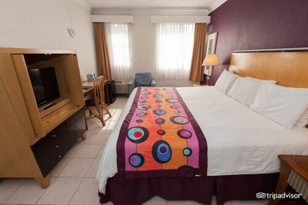 Le Plaza Hotel بورت أو برنس المظهر الخارجي الصورة